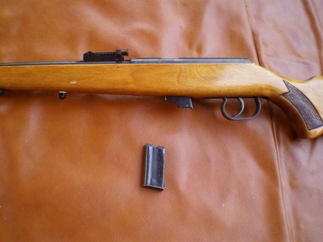 se venden dos carabinas del 22
una anschuts 22 modelo 520 1 cargador  250 €
una baikal -toz 22 cerrojo 10