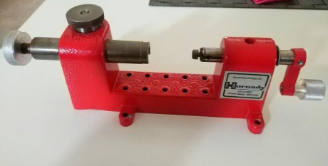 Hola compañeros,vendo trimer Hornady por 70 euros,esta en perfecto estado y poco uso,gracias y un saludo 00