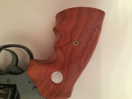 Vendo mi joya de Colt Python 357 magnum totalmente nuevo repavonado perfecto y revisado por la mejor armeria 12