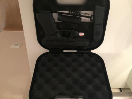 Vendo Glock 22 calibre 40 sw, una maravilla totalmente nueva se habrá usado solo dos o tres veces. Es 10