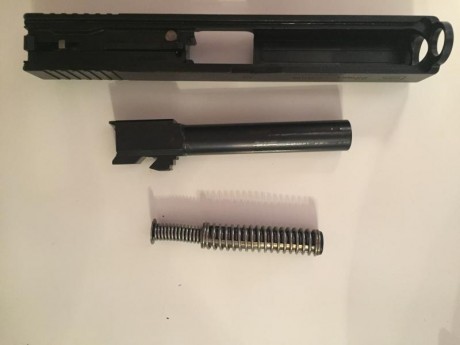 Vendo Glock 22 calibre 40 sw, una maravilla totalmente nueva se habrá usado solo dos o tres veces. Es 32