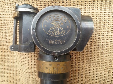 Antiguo goniómetro de artillería Española T.P.Y.C.E.A. Taller de  Precisión  y  Centro  Electrotécnico 01