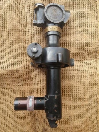 Antiguo goniómetro de artillería Española T.P.Y.C.E.A. Taller de  Precisión  y  Centro  Electrotécnico 00