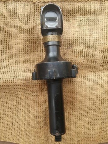 Antiguo goniómetro de artillería Española T.P.Y.C.E.A. Taller de  Precisión  y  Centro  Electrotécnico 10