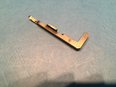 Se vende la Luger mas buscada de los 2,5 millones que se fabricaron......una Krieghoff 9 para. con cachas 132