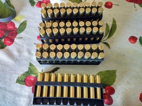 Vendo 73 vainas 375 Holland&Holland Magnum, 63 marca Remington y 10 marca RWS, un solo disparo y tumbler 02