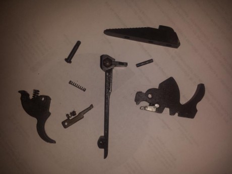 vendo varias piezas para la carabina/revolver Reck modelo Trooper , estan en perfecto estado ,todo el 00