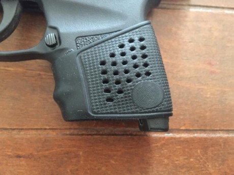 Hola,, 
SÓLO EL ARMA tal como se sirve de nueva con funda, caja y candado 390€..... REBAJADA A 350 €. 21