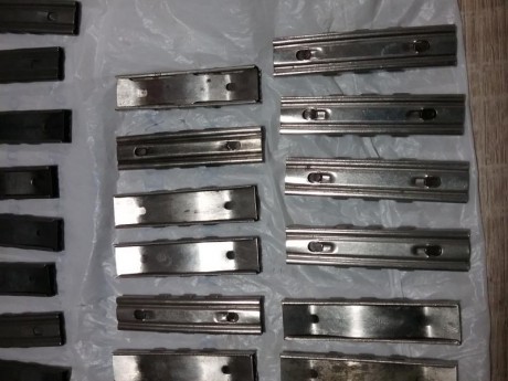 Pues se cambian por peines de dos pestañas (Oviedo 8x57) ,por puntas 9c de 90 ó 95gr fmj ,o por accesorios 12