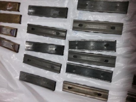 Pues se cambian por peines de dos pestañas (Oviedo 8x57) ,por puntas 9c de 90 ó 95gr fmj ,o por accesorios 11