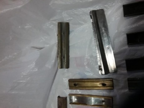 Pues se cambian por peines de dos pestañas (Oviedo 8x57) ,por puntas 9c de 90 ó 95gr fmj ,o por accesorios 10