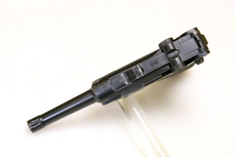 P08 luger 

Muy atractivo este Luger de 1937, y todavia el primer variante con partes en amarlllo, aunque 00