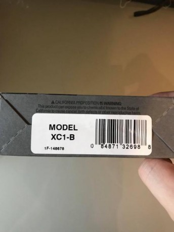 Nueva a estrenar. Linterna por acomple a arma corta o larga por carril pincantilly. Con enganche de extrancción 40