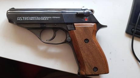 Vendo pistola SATR, modelo CONSTABLE II del cal. 22LR.
Cachas de madera y cargador con capacidad de 10.
El 01