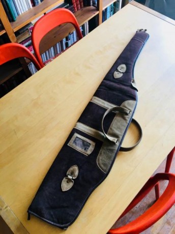 Vendo un rifle semiautomático Merkel SR1 Jagd en calibre 30.06. El rifle está en perfecto estado tanto 21