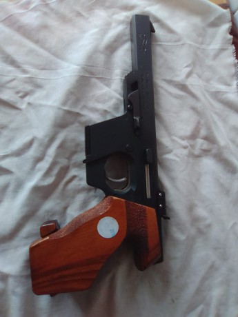 Hola, vendo Walther GSP cal. 22 LR. está en muy buen estado, aunque como podréis comprobar tiene ya algunos 01
