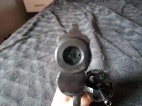 No compañeros, no me he equivocado. Es un 581  :mrgreen: 

Pongo a la venta un Smith & Wesson 581 02