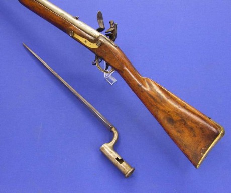 Voy a colocar unas fotos de un arma larga alemana de llave de mecha del siglo XVI. 62