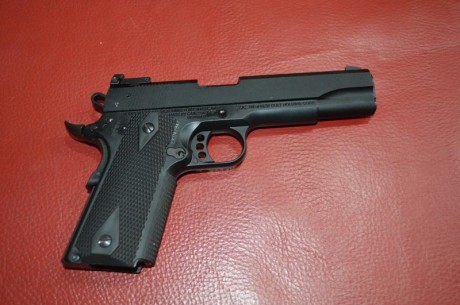 Buenas, por falta de tiempo para poder utilizarla, pongo a la venta este arma. Comprada nueva por el anterior 02