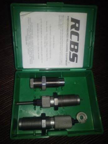 Vendo dies RCBS del calibre 7,62x54R mas el Factory crimp de LEE
50€ gastos incluidos 00