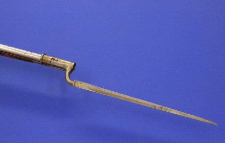 Voy a colocar unas fotos de un arma larga alemana de llave de mecha del siglo XVI. 81