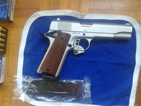 Pistola ZIG M-1911, calibre 45 ACP, fabricada por Tisas, completamente nueva sin estrenar, solamente tiene 00