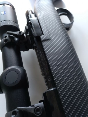 Buenas noches compañeros:

Compré en noviembre un rifle nuevo de trinca, en armeria, un rifle Zastava 22