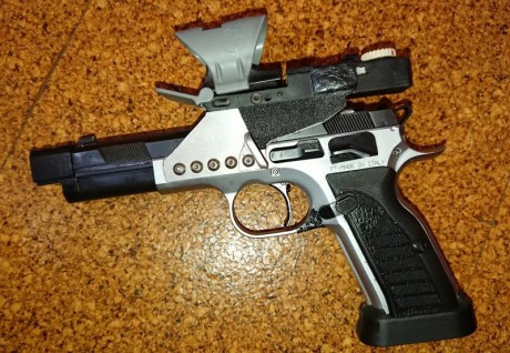  Pistola Tanfoglio Ultra IPSC Open, simple acción  9 parabellum con freno de boca de 2 cámaras más 2 híbridos 02