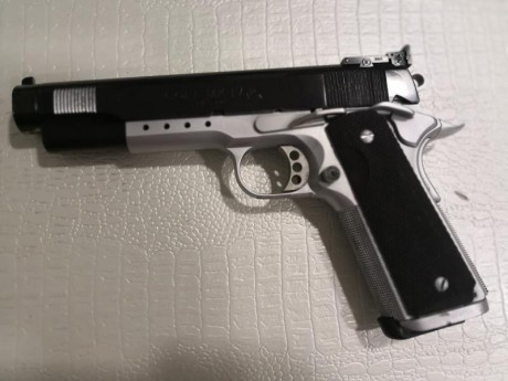 Vendo pistola Colt MV IV Wilson Combat calibre 38 Super Auto.
Dos cargadores.
Muy buena en precisión
Precio 02