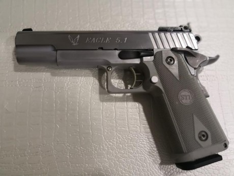 Se vende pistola 9 mm 
5 pulgadas de pura precisión.
900 euros con portes incluidos
2 cargadores
Un saludo 01