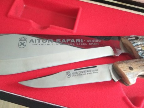 Vendo Cuchillo AITOR SAFARI ref 454190 y cuchillo AITOR COMMANDO ref 387190 con asta de ciervo. Nuevo, 01