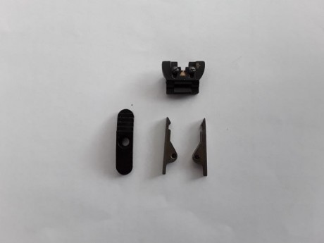  20180922_154007.jpg 

Algunos recambios para Mossberg 500, 
Pareja extractoras.........................30€
Rosca 02