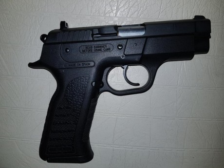 Arma en excelente estado, practicamente nueva, con maletin original sps. No ha disparado ni 50 disparos. 31