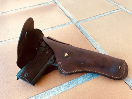 Vendo esta preciosa funda ORIGINAL fabricada en el año 1943, (en plena WWII) por el contratista BoyT, 11