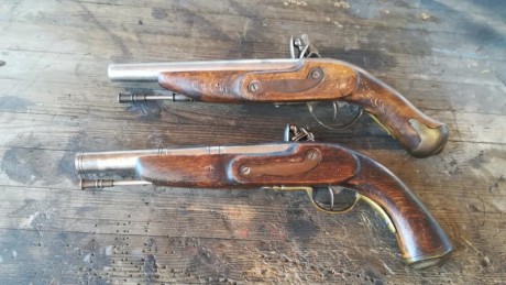 Buenas. Vendo estas pistolas de pedernal, en AE y calibre 44 (más fotos en sucesivos mensajes):

1ª: La 01