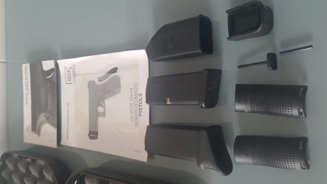Vendo Glock 26 9mm Gen 4. El arma se encuentra en Murcia guiada con licencia A, posibilidad de guiarla 12