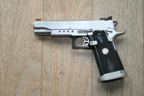 por desgracia, hace unos meses falleció un buen amigo del mundo de el IPSC  en aragon, y entre un par 20