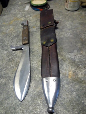 Vendo este antiguo cuchillo de llas coes, 90€ con el envio incluido, siempre que el envio sea de 8€ para 11