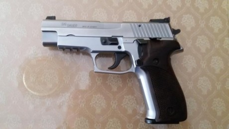 Hola a todos.
Vendo una estupenda pistola Sig Sauer P 226 S.
Es una magnífica pistola de precisión en 111