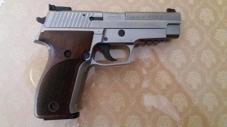 Hola a todos.
Vendo una estupenda pistola Sig Sauer P 226 S.
Es una magnífica pistola de precisión en 110
