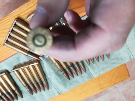 Se venden seis peines desactivados y bolsa de lona. Calibre 7.92 Mauser. Precio 70,00€ portes incluidos 02