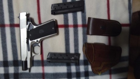 Pistola amscor 9mm, 5", 4,cargadores funda y funda de cargador.
Llama minimax 3,5" cromo 2 cargadores.
Guiadas 02