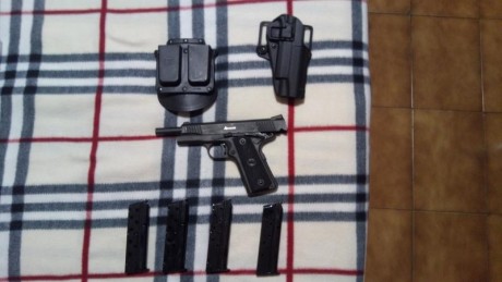 Pistola amscor 9mm, 5", 4,cargadores funda y funda de cargador.
Llama minimax 3,5" cromo 2 cargadores.
Guiadas 01
