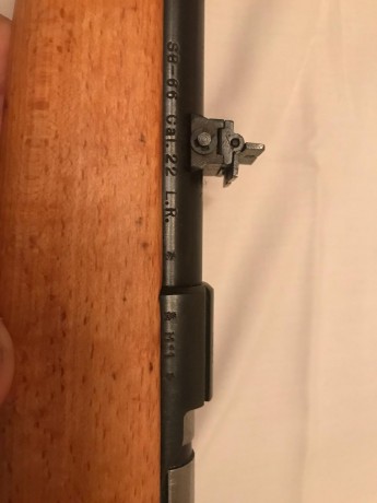 Compañero del club me ha pedido que le ponga a la venta una carabina monotiro fabricada en Oviedo. Miras 02
