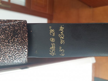 Empuñadura de magnesio, palas compuestas de carbono, regulable en potencia...63" de largo, 29" 11