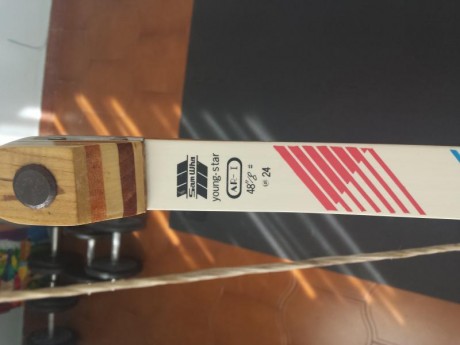 Son idénticos, de madera y palas compuestas, muy buena calidad. 44" de largo, 24" de apertura 01
