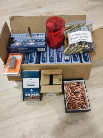 Pues se pone en venta diversos consumibles de recarga para el calibre 308 Win. siendo lo siguiente:
-- 00