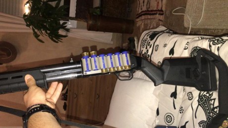Hola. Se vende mossberg 500 calibre 12 con kit de culata y guardamanos de magpul. Se vende con kit de 02