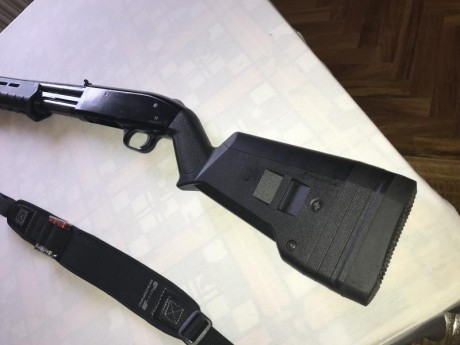 Hola. Se vende mossberg 500 calibre 12 con kit de culata y guardamanos de magpul. Se vende con kit de 01