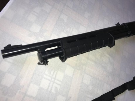 Hola. Se vende mossberg 500 calibre 12 con kit de culata y guardamanos de magpul. Se vende con kit de 00
